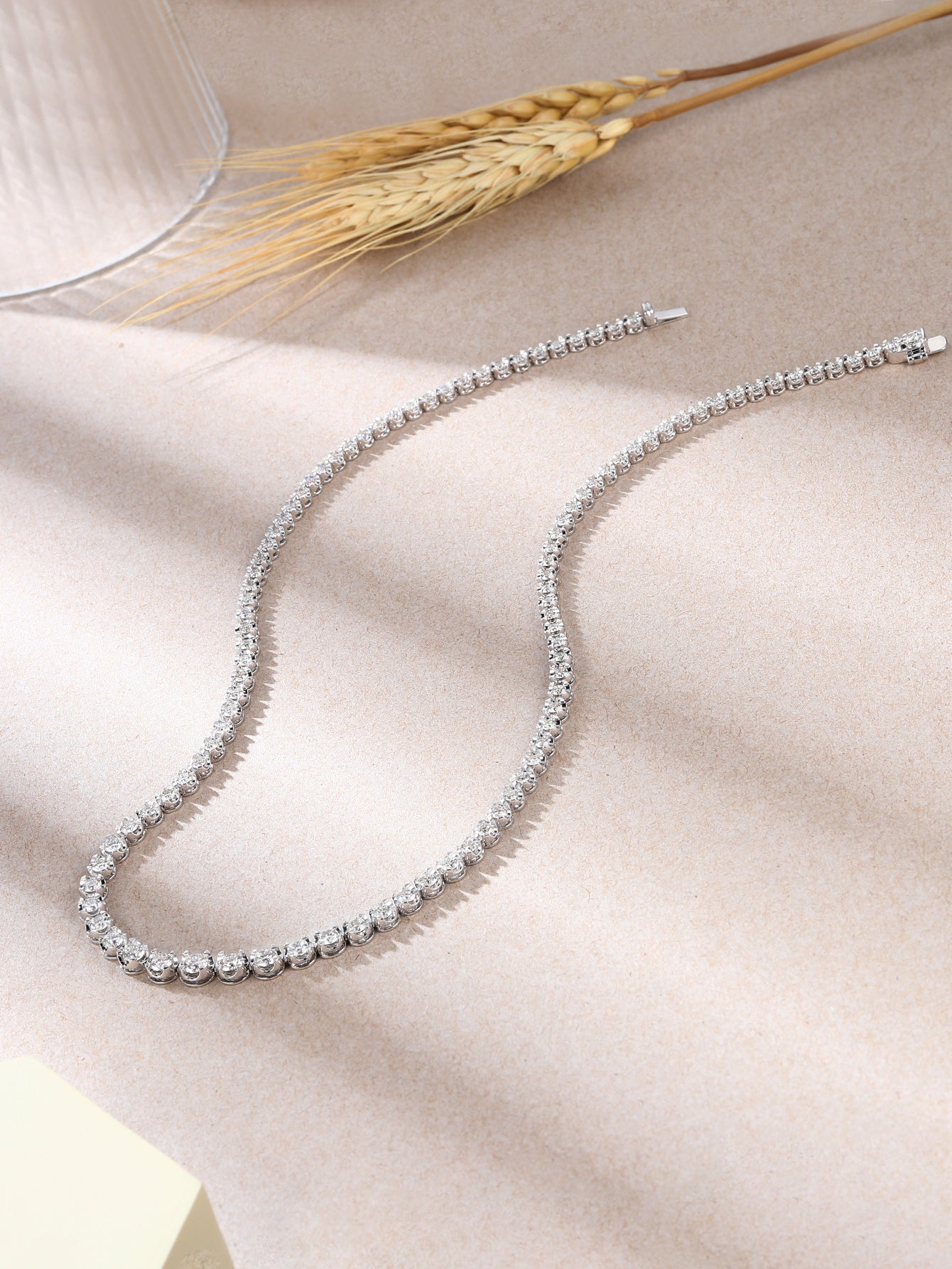 High-Quality 18K Gold  tennis necklace with diamonds. Minimum 7cts or above. Suitable for Women’s Dating and Party