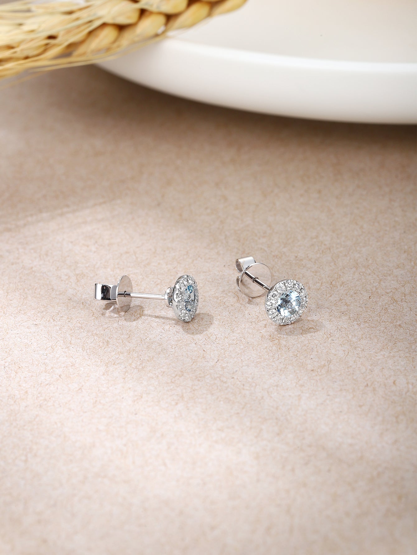 High-Quality 18K Gold Stud Earring with round shape aqua and diamonds - Suitable for  daily wear, A Cute GiftVED1734A01MH