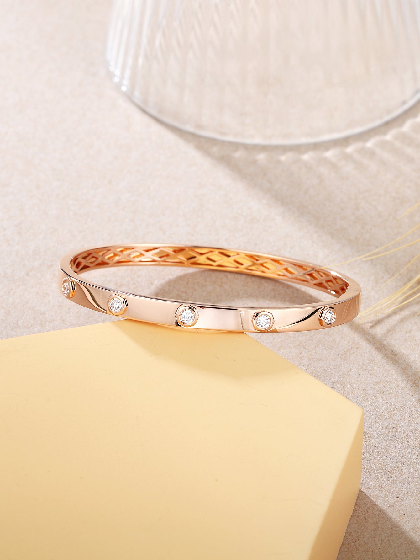 18K Rose gold Bangle  with Bezel Set Diamond,high quality bangle