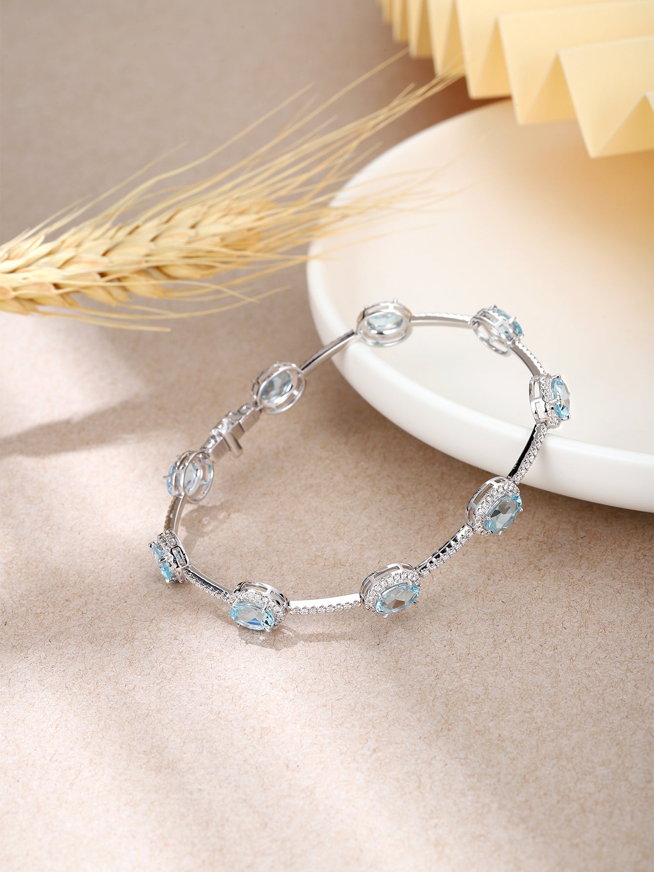 High-Quality 18K Gold Bracelet with Oval shape aqua and diamondsVBP3705R01MH